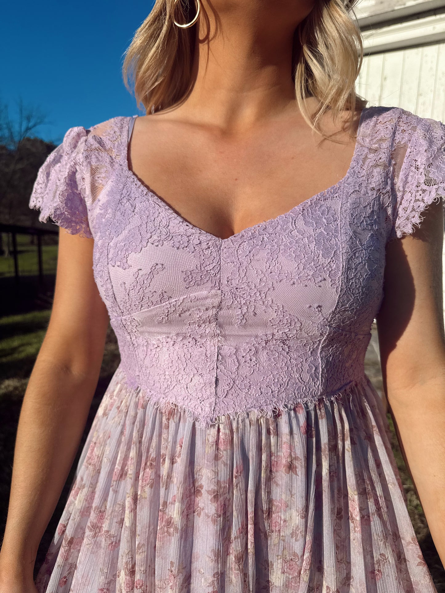 Scalloped Lace Contrast Maxi Dress