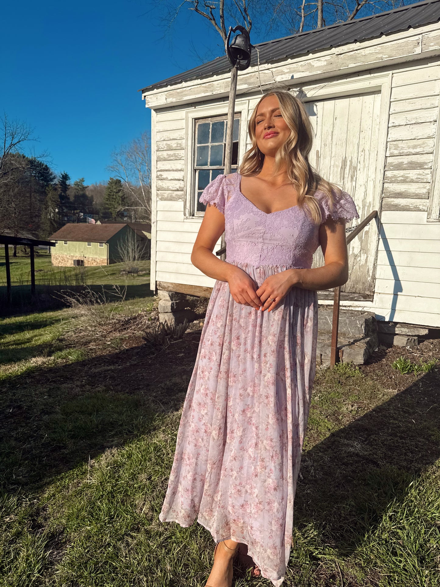 Scalloped Lace Contrast Maxi Dress