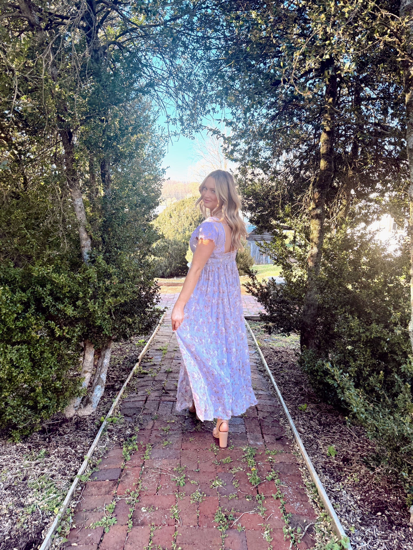 Scalloped Lace Contrast Maxi Dress