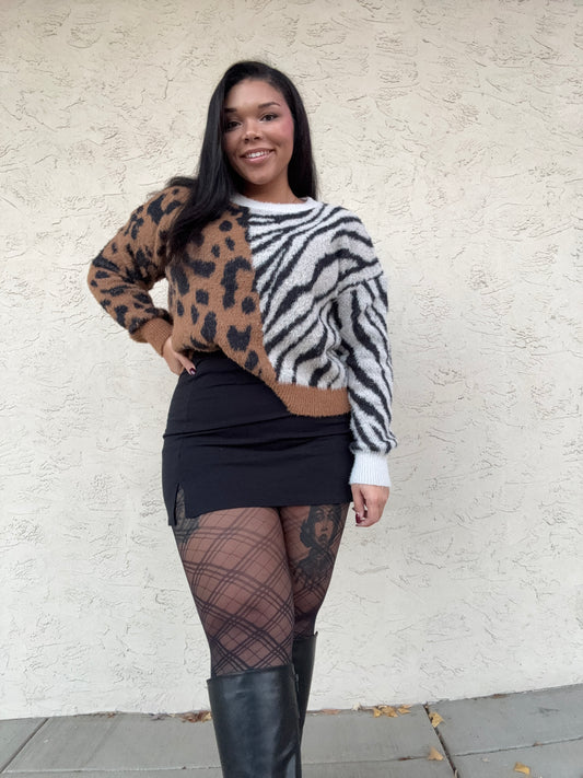 MULTI ANIMAL DUO PRINTED SOFT SWEATER TOP