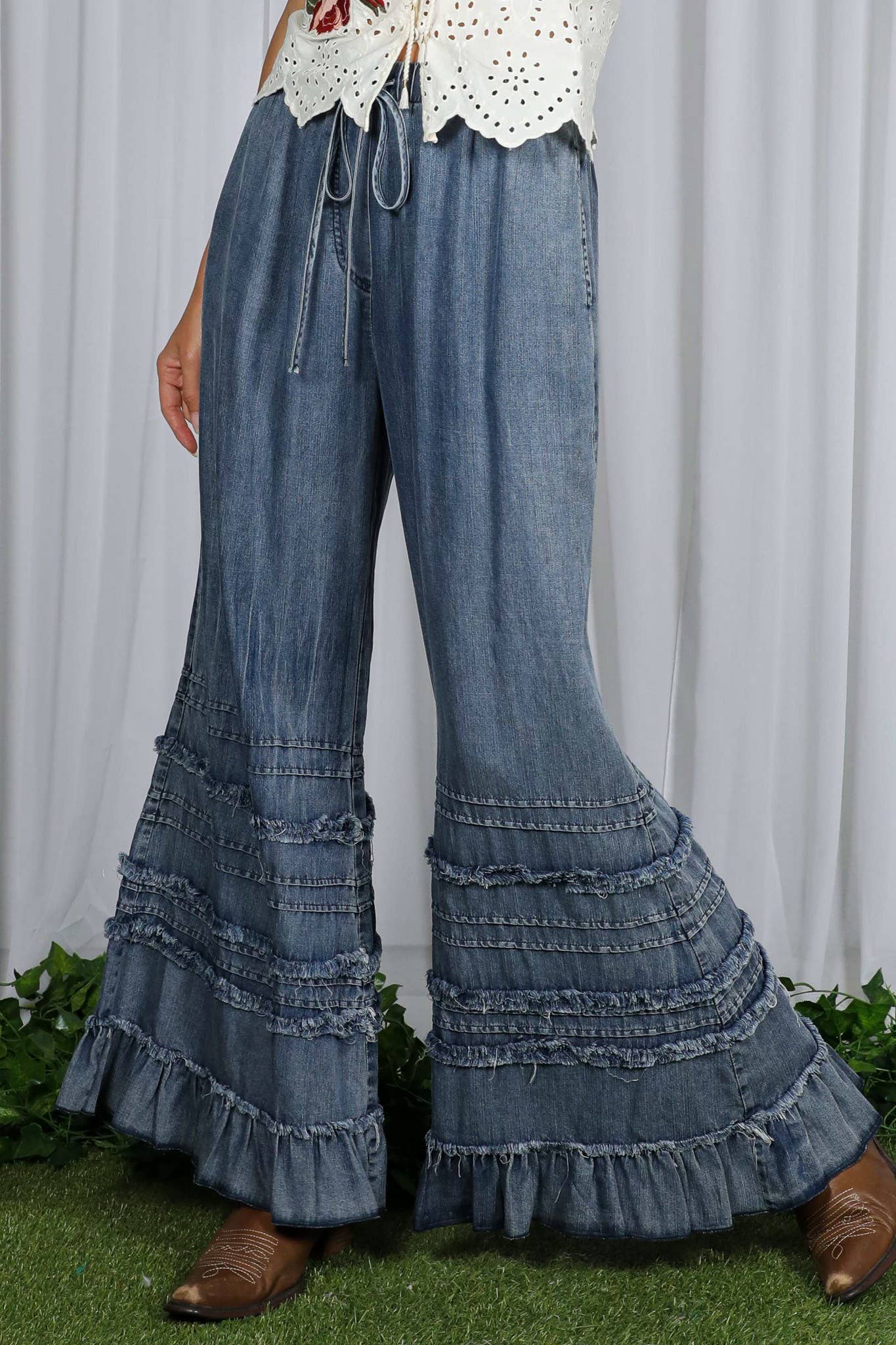 Flared Ruffle Hem Washed Chambray Crop Denim Pants VP83039